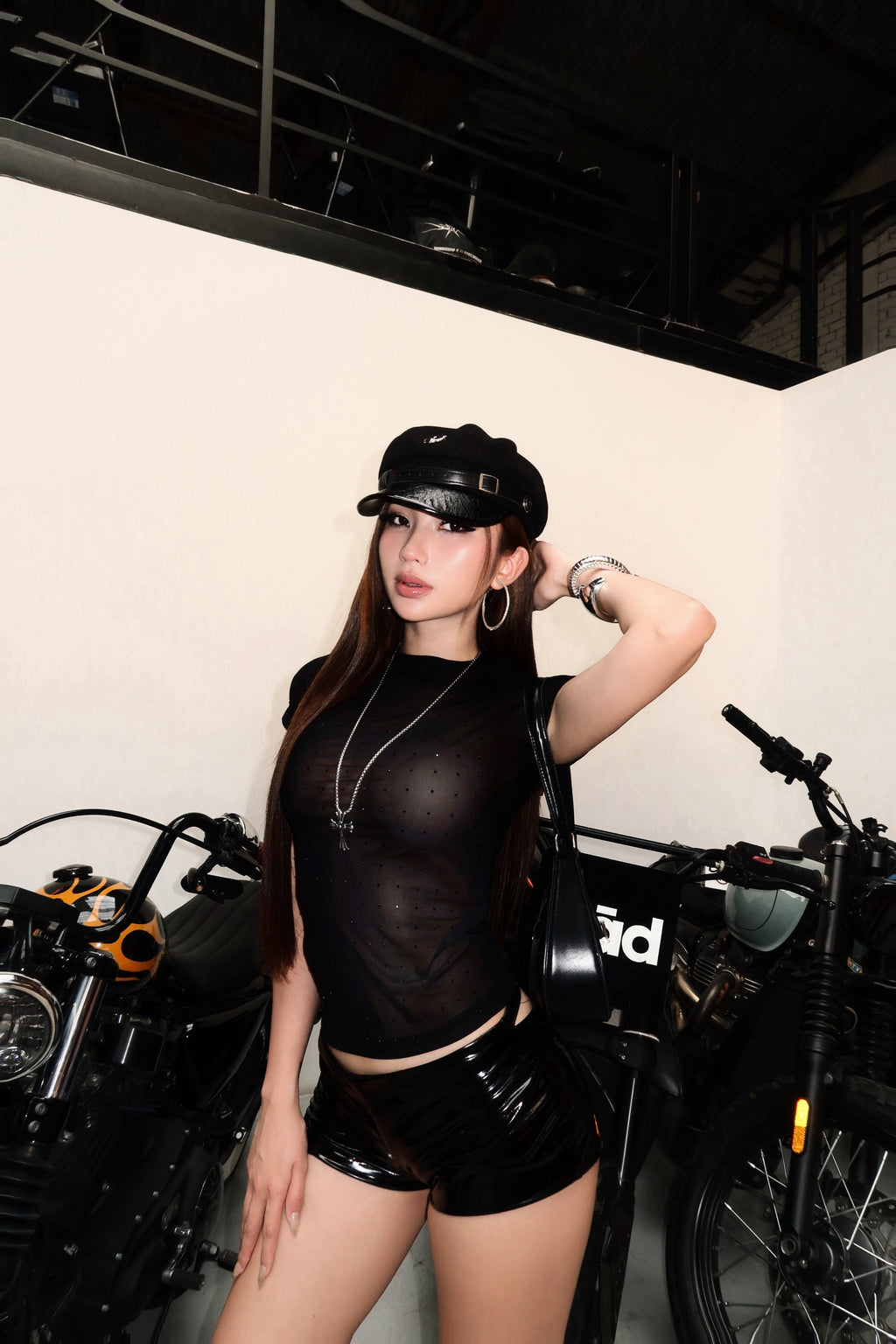 BLACK CORELOCK SHORT