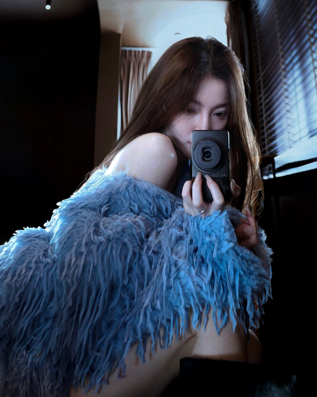 BLUE FEATHER FUR SWEATER